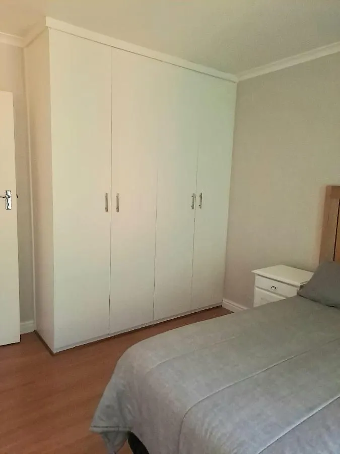 Cosy And Central Family Home Kapstadt Apartment